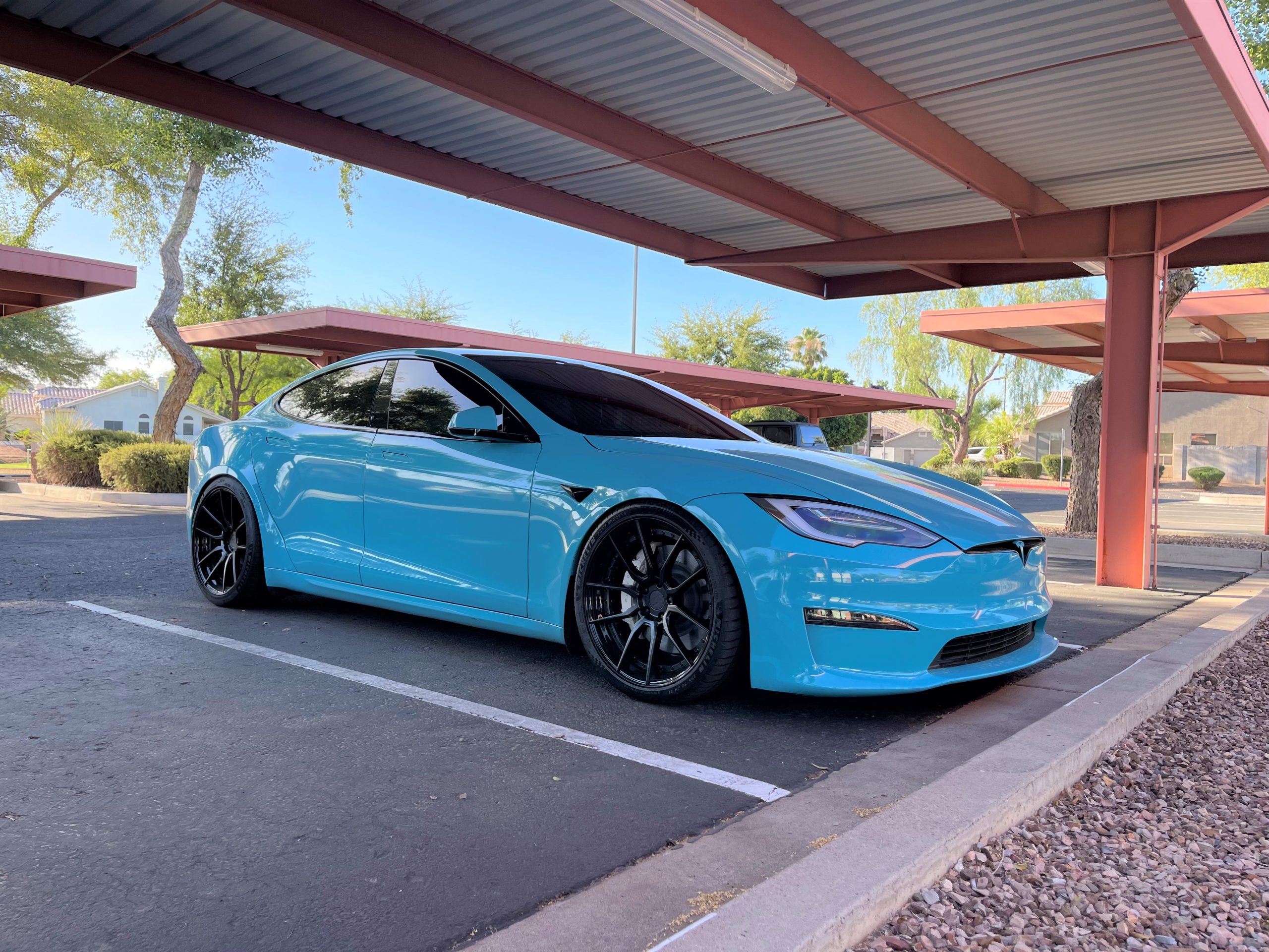 Lowered Tesla PLAID Model S on N2itive Lowering Links